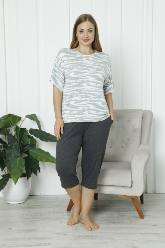 Піжама жіноча футболка та капрі  батальні розміри  Nicoletta